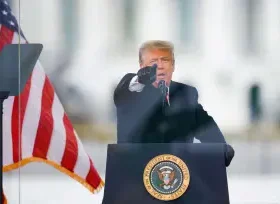 Donald Trump oferece recompensa financeira por denúncias de fraude eleitoral