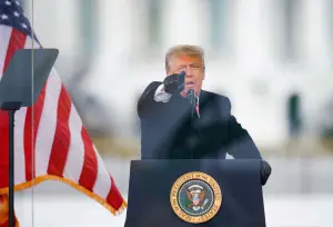Donald Trump oferece recompensa financeira por denúncias de fraude eleitoral