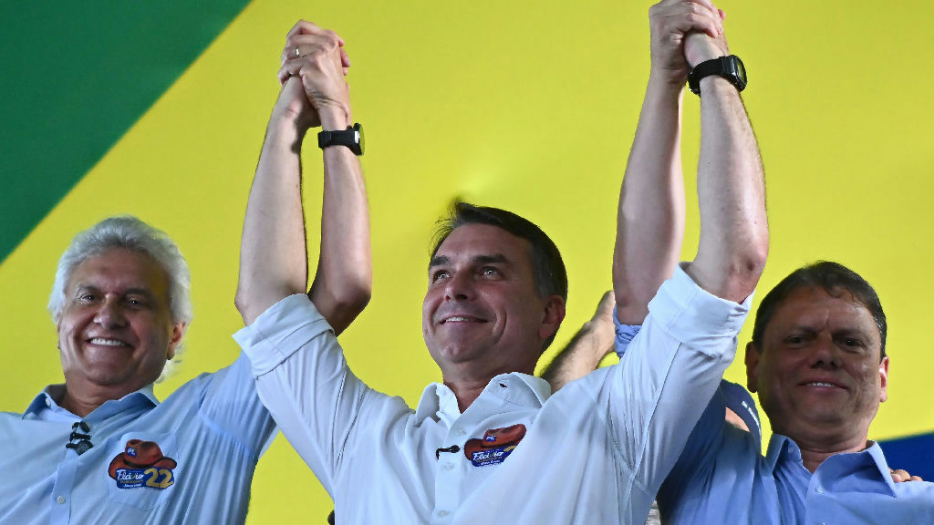 Flávio Bolsonaro e Lula disputam o cenário fiscal e as contas públicas