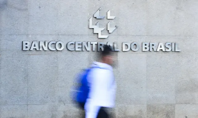 Mercado financeiro ajusta expectativas para inflação e PIB no Brasil
