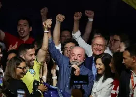 Mercados reagem com forte volatilidade após reeleição presidencial e alta do dólar